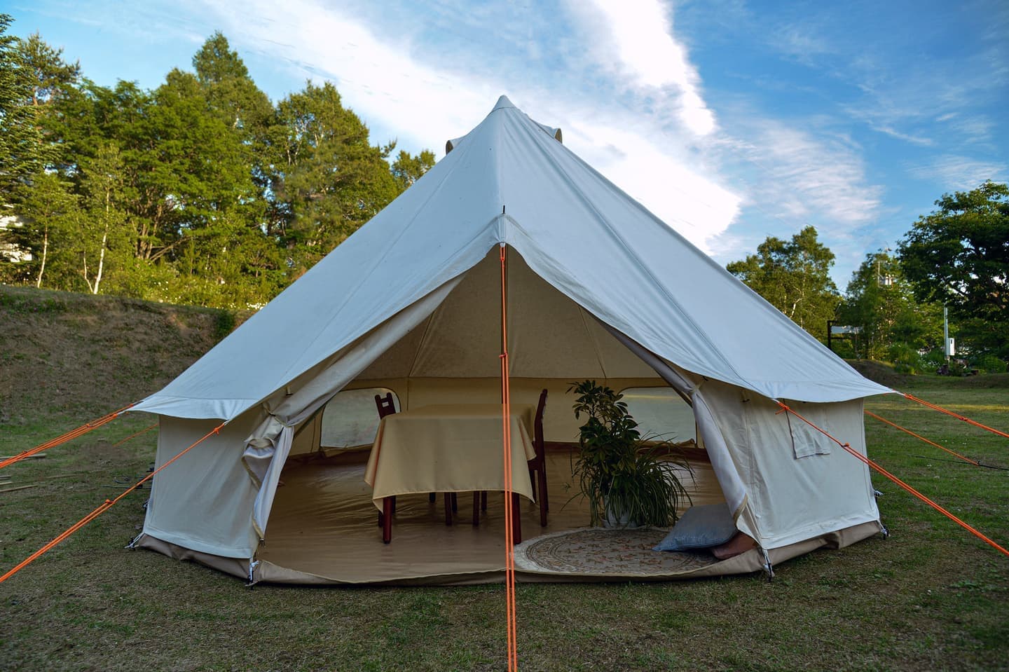 グランピング_テントでの宿泊体験