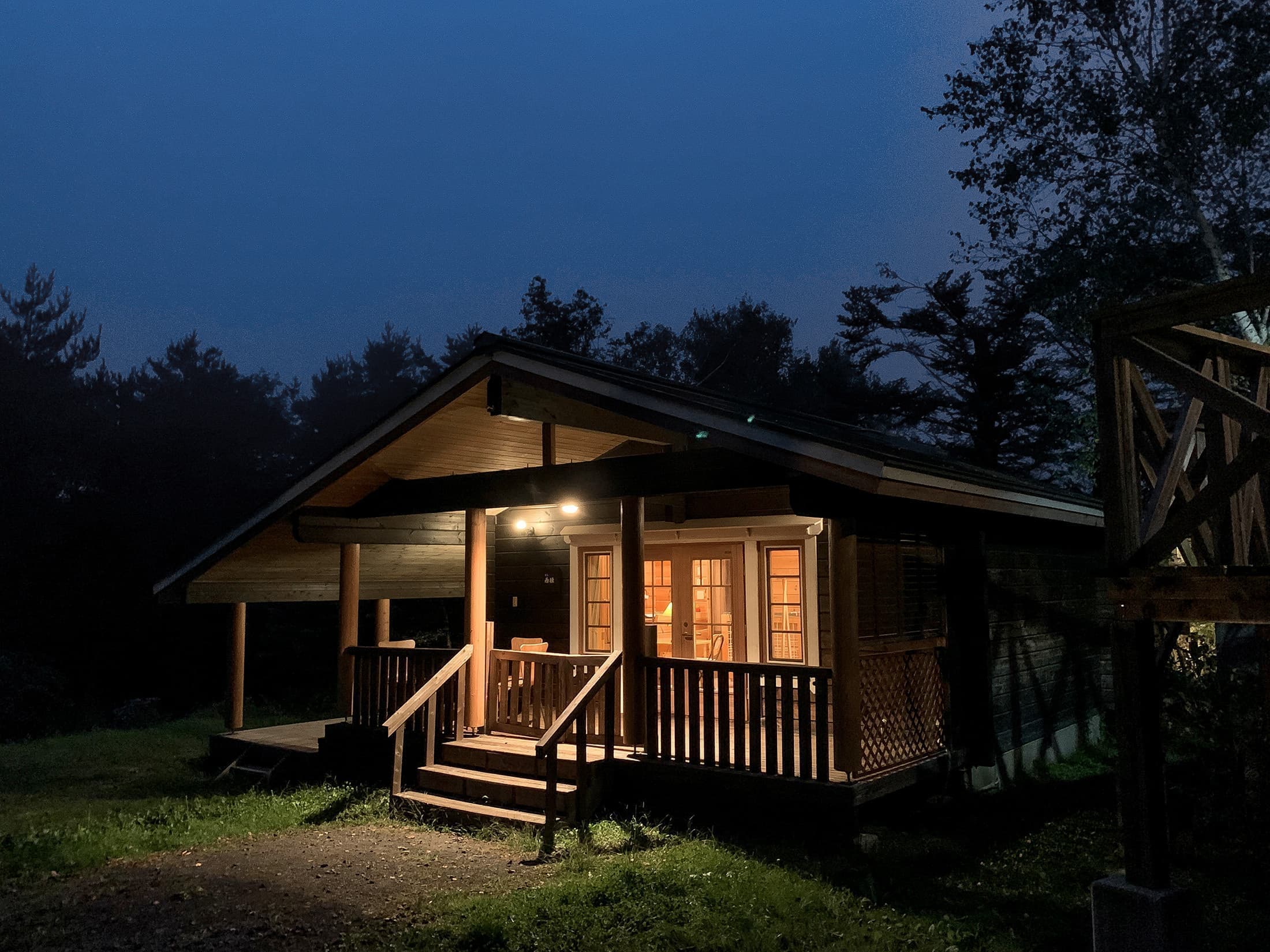 コテージ西棟の夕景